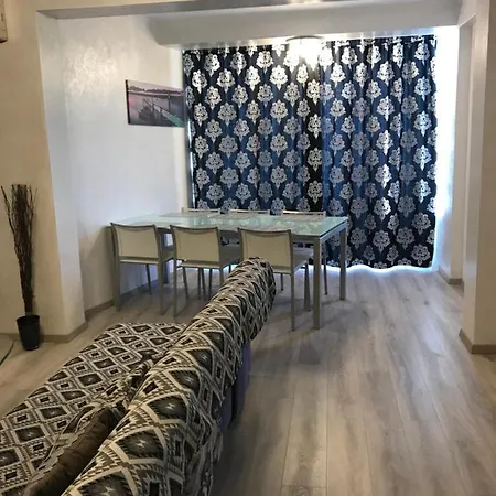 Galaxy Court Modern Lejlighed